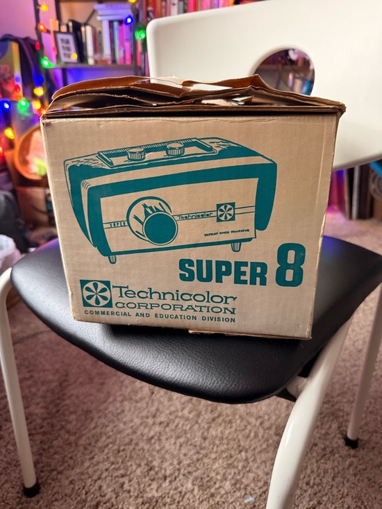 Technicolor Other - Vintage Technicolor Deluxe 580 Super 8 Projector for Home Film Viewing